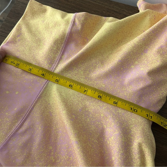 Adidas Women's Speckled Pink and Yellow Bike Shorts XS - Picture 8 of 10